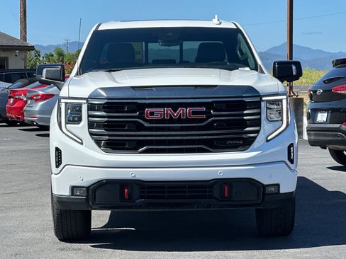 Used 2024 GMC Sierra 1500 AT4 w/ Technology Package AWD/4WD image 10