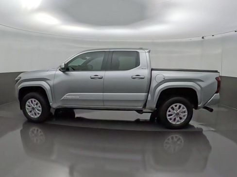 Certified 2025 Toyota Tacoma SR5 AWD/4WD image 6