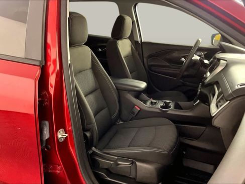 Used 2024 GMC Terrain SLE w/ Driver Convenience Package FWD image 9