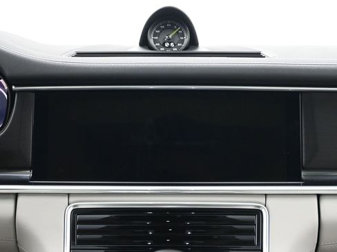 Used 2022 Porsche Panamera 4 image 11