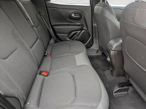 Used 2022 Jeep Renegade Altitude w/ Convenience Group AWD/4WD image 19