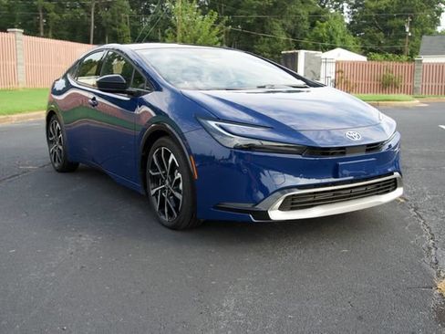 Used 2026 Toyota Prius Plug-In Hybrid FWD image 1