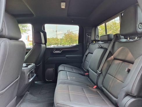 Used 2024 Chevrolet Silverado 1500 High Country w/ Technology Package AWD/4WD image 33