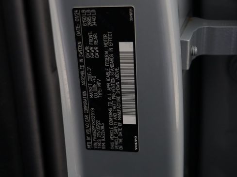 Used 2024 Volvo XC90 B6 Ultimate w/ Lounge Package image 24