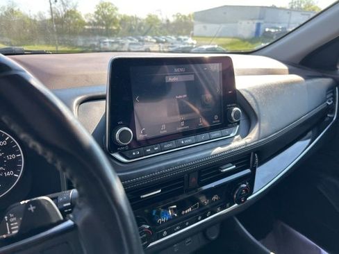 Used 2023 Nissan Rogue SL image 8