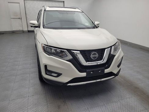 Used 2018 Nissan Rogue SV w/ Sun & Sound Touring Package image 14