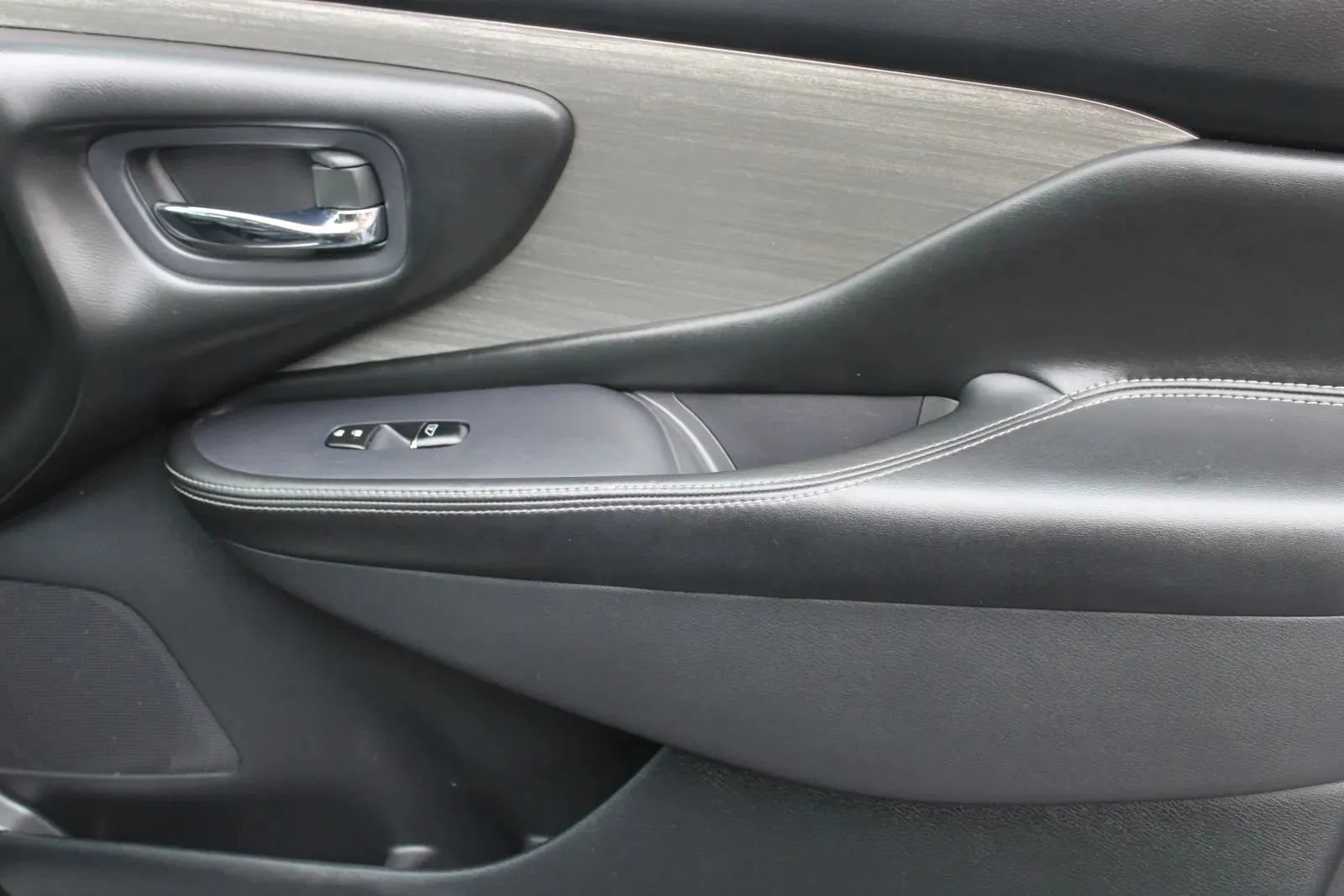 Used 2018 Nissan Murano SL w/ Moonroof Package FWD image 22