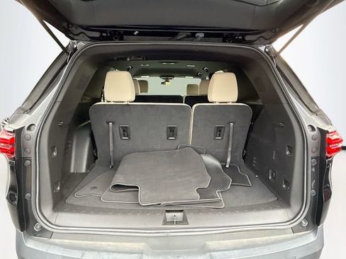 Used 2023 Chevrolet Traverse LS image 26