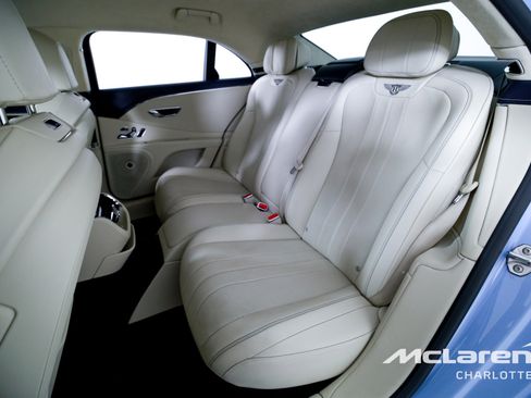 Used 2022 Bentley Flying Spur V8 image 18