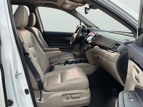 Used 2016 Honda Pilot Touring image 13