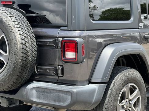 Used 2019 Jeep Wrangler Unlimited Sport S AWD/4WD image 10