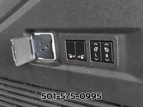 Used 2023 Chevrolet Tahoe Premier RWD image 17