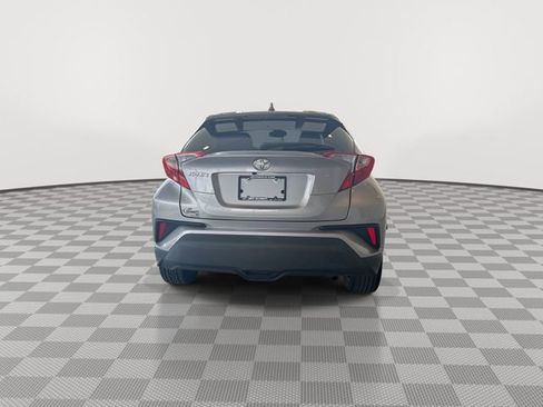 Used 2020 Toyota C-HR XLE image 10