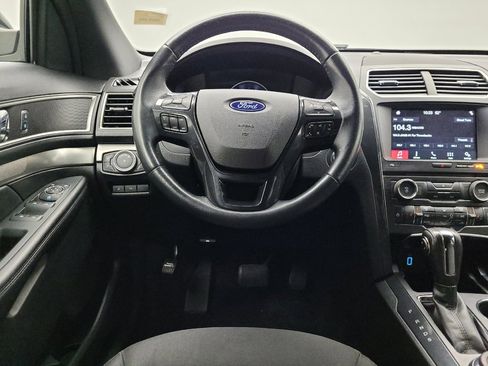 Used 2018 Ford Explorer XLT w/ Equipment Group 201A image 22