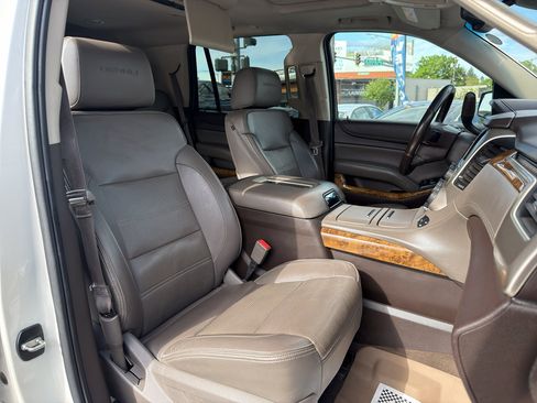 Used 2015 GMC Yukon Denali w/ Premium Package AWD/4WD image 22