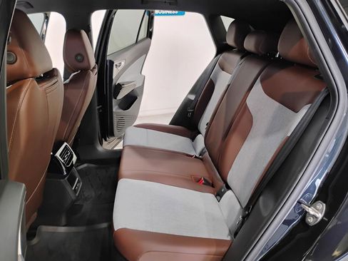 Used 2024 Volkswagen ID.4 Pro image 33