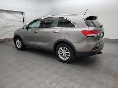 Used 2017 Kia Sorento FWD image 3