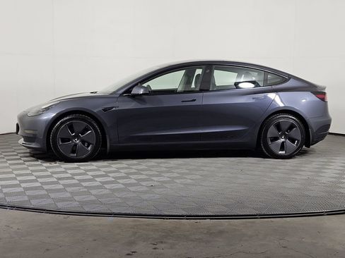 Used 2023 Tesla Model 3 Standard Range RWD image 2