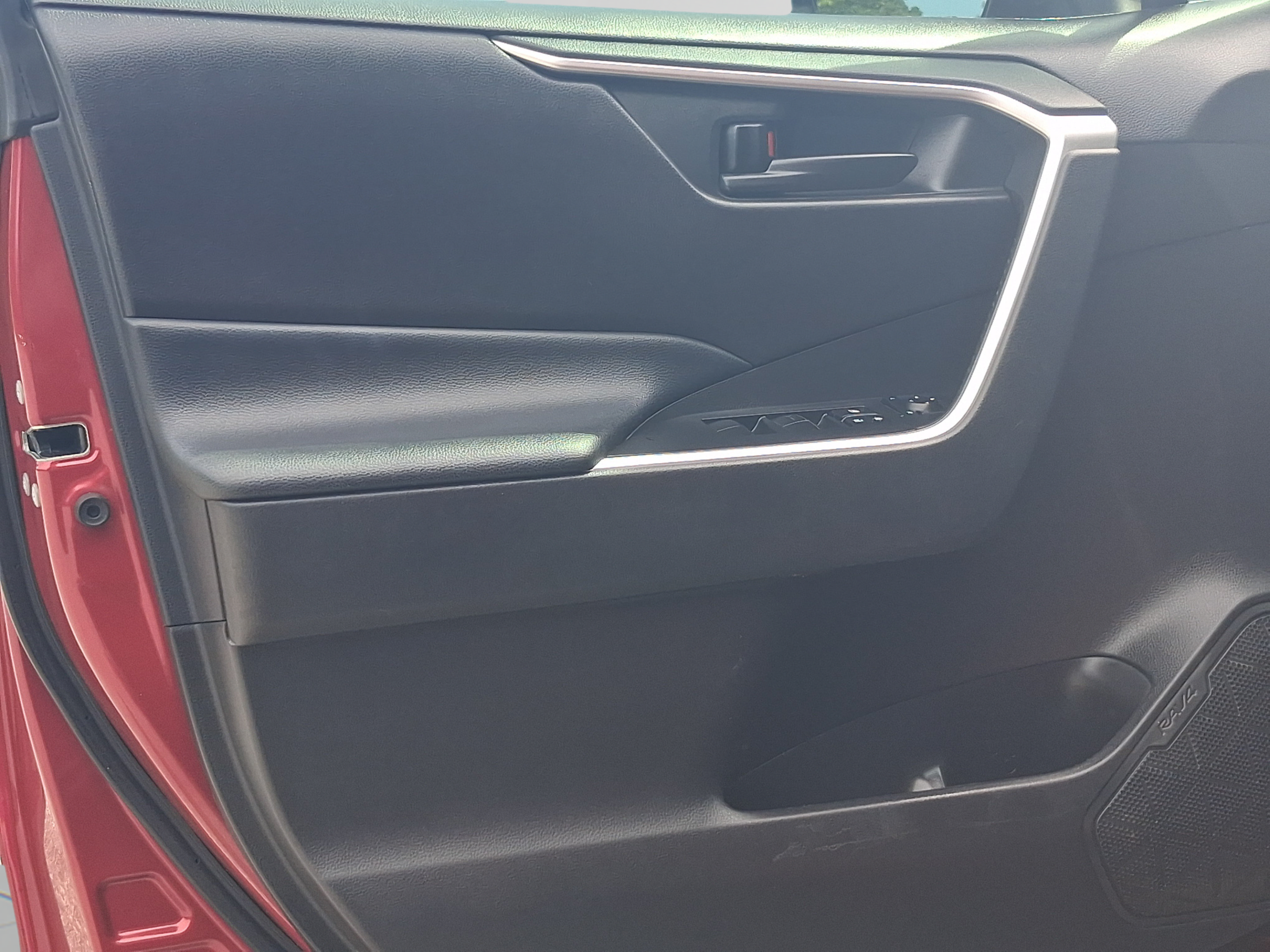 Used 2023 Toyota RAV4 LE FWD image 11