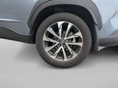 Used 2023 Toyota Corolla Cross XLE w/ Convenience Package AWD/4WD image 13