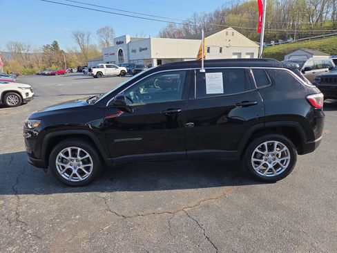 Certified 2022 Jeep Compass Latitude AWD/4WD image 7