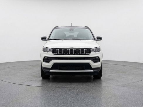 Used 2025 Jeep Compass Limited AWD/4WD image 2