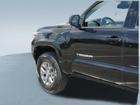 Used 2019 Toyota Tacoma SR5 RWD image 34