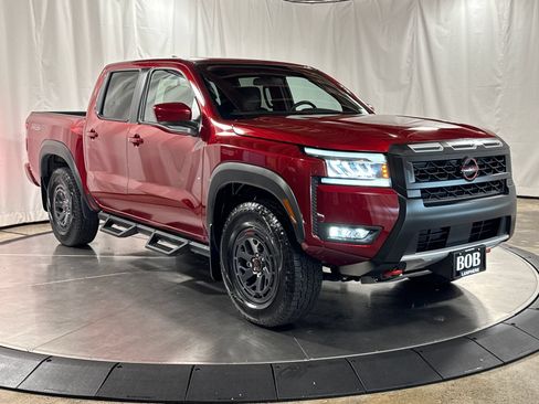 Used 2025 Nissan Frontier PRO-4X w/ Tow Package AWD/4WD image 7