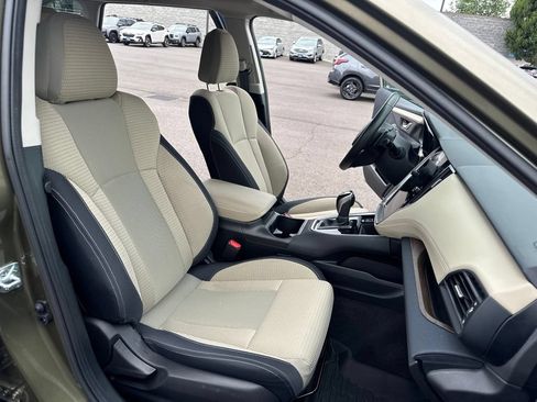 Used 2023 Subaru Outback Premium AWD/4WD image 13