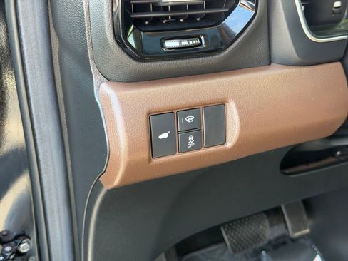 Used 2024 Honda Pilot Elite image 15