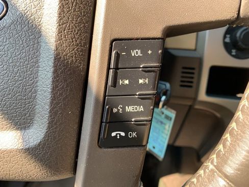 Used 2012 Ford F150 XLT w/ XLT Chrome Pkg image 28