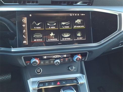 New 2025 Audi Q3 2.0T Premium image 13