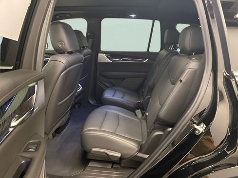 Used 2025 Cadillac XT6 Premium Luxury AWD/4WD image 20