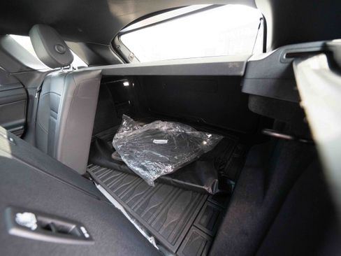 Used 2022 Land Rover Range Rover Evoque R-Dynamic SE AWD/4WD image 24