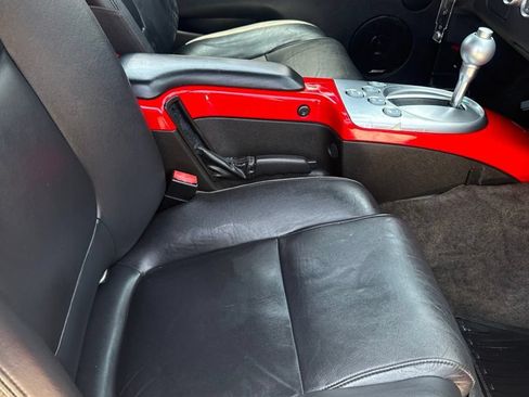 Used 2004 Chevrolet SSR w/ Preferred Equipment Group RWD image 18