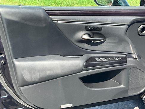 Used 2020 Lexus ES 300h w/ Premium Package FWD image 31
