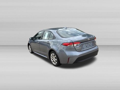 Used 2025 Toyota Corolla LE FWD image 6