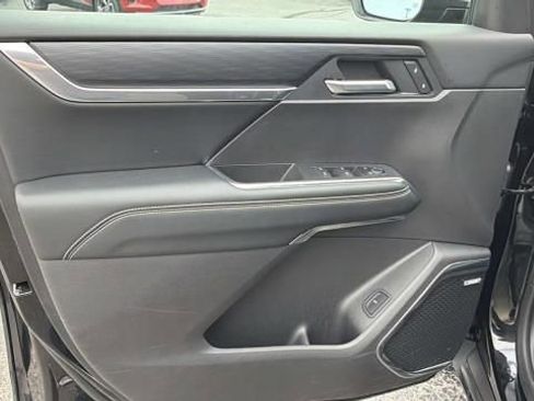 Certified 2025 GMC Acadia Elevation image 8