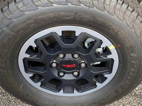 New 2025 Toyota Tacoma TRD Off-Road image 6