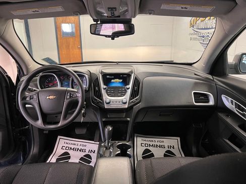 Used 2017 Chevrolet Equinox LS image 17