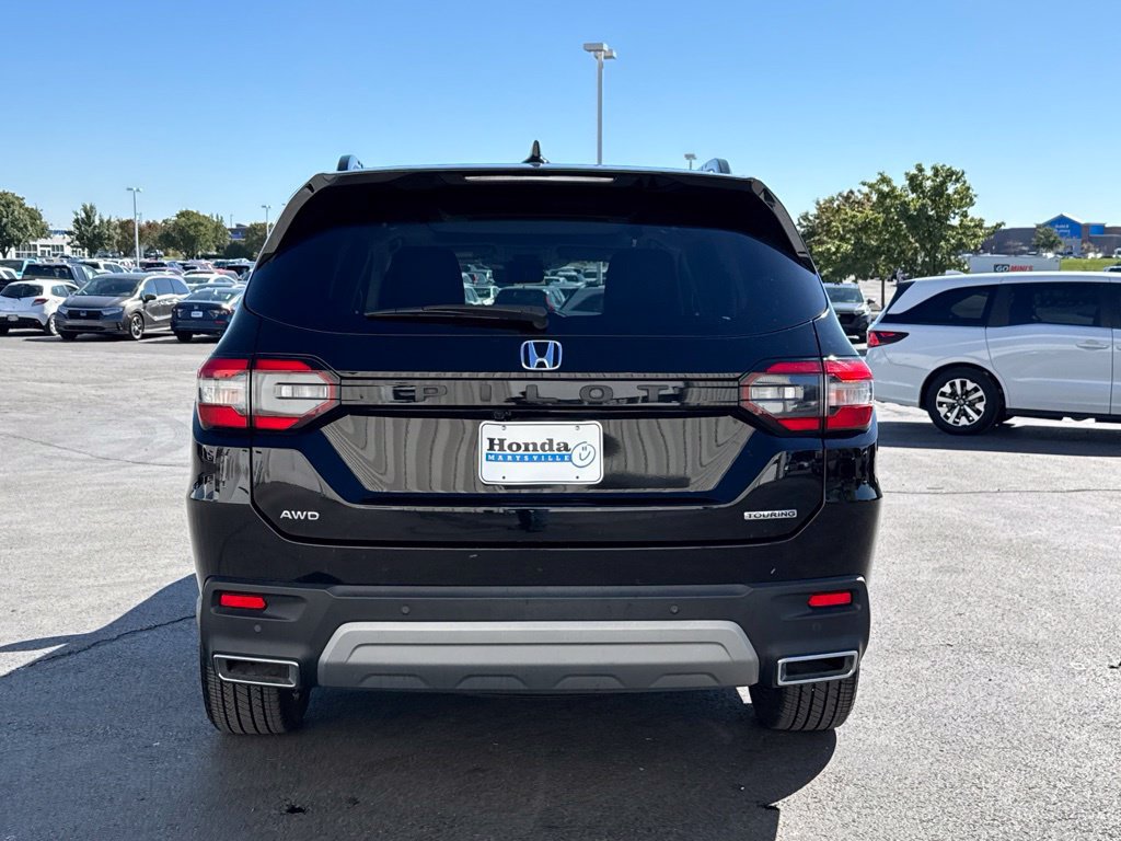 Used 2023 Honda Pilot Touring image 6