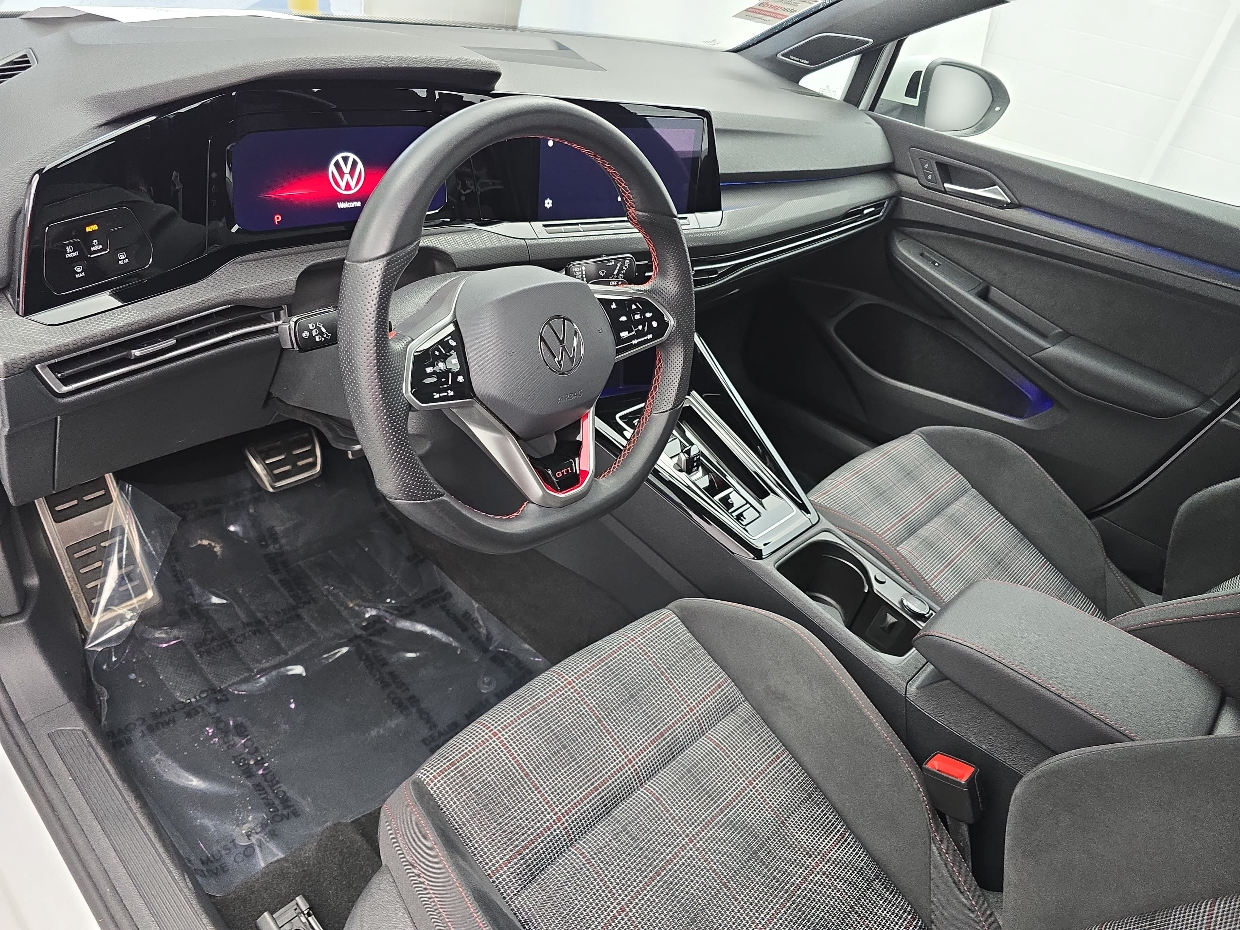 Certified 2024 Volkswagen GTI SE FWD image 15