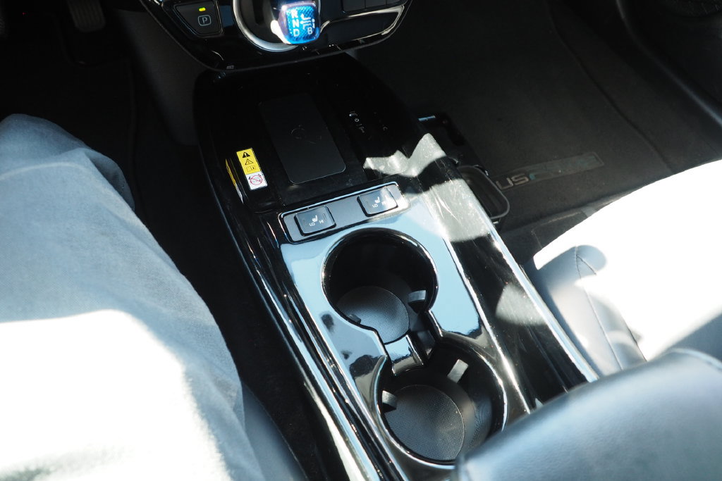 Used 2022 Toyota Prius Prime XLE FWD image 22