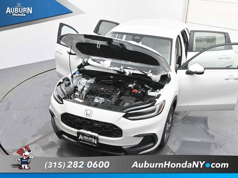 New 2026 Honda HR-V LX image 32