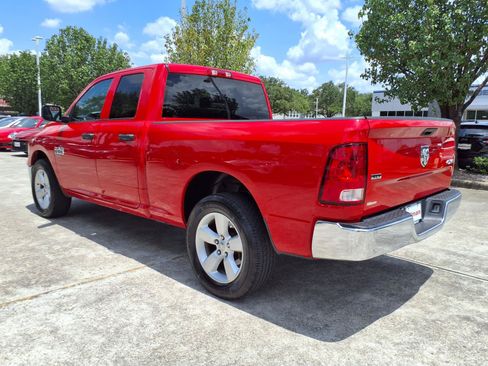 Used 2024 RAM 1500 Classic SLT AWD/4WD image 3
