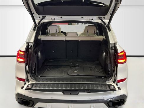 Used 2022 BMW X5 xDrive40i w/ M Sport Package image 27