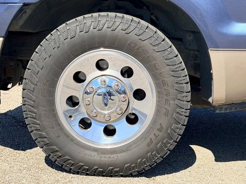 Used 2005 Ford F250 XLT image 2