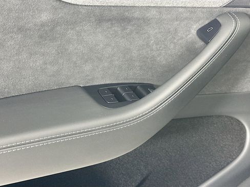 Used 2026 Tesla Model Y Long Range image 17