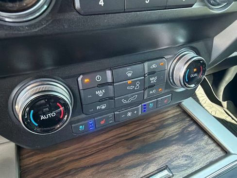 Used 2020 Ford F150 Lariat w/ Equipment Group 502A Luxury AWD/4WD image 26