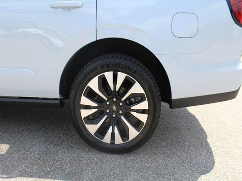 New 2026 Ford Expedition Platinum w/ Driver's Package AWD/4WD image 25